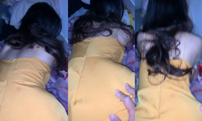 Váy vàng vén cao – em ngoan ngoãn quỳ gối đón anh từ phía sau