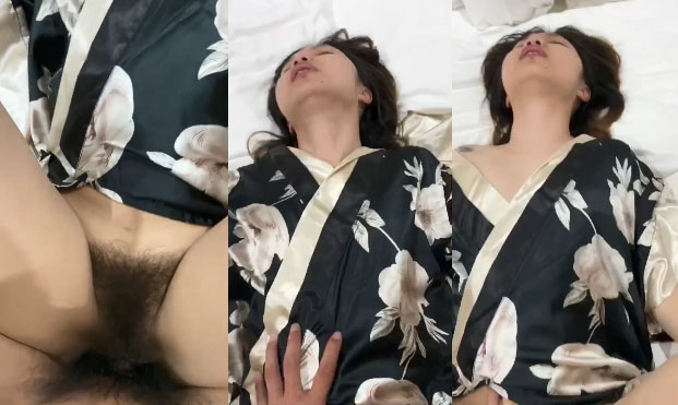 Cô nàng nhút nhát trước ống kính